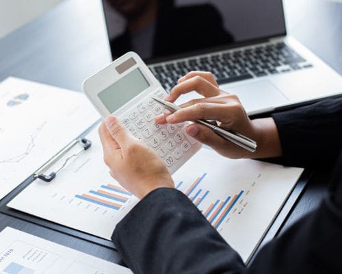 探し方やタイミングは?会社設立・スタートアップ時に税理士は必要?